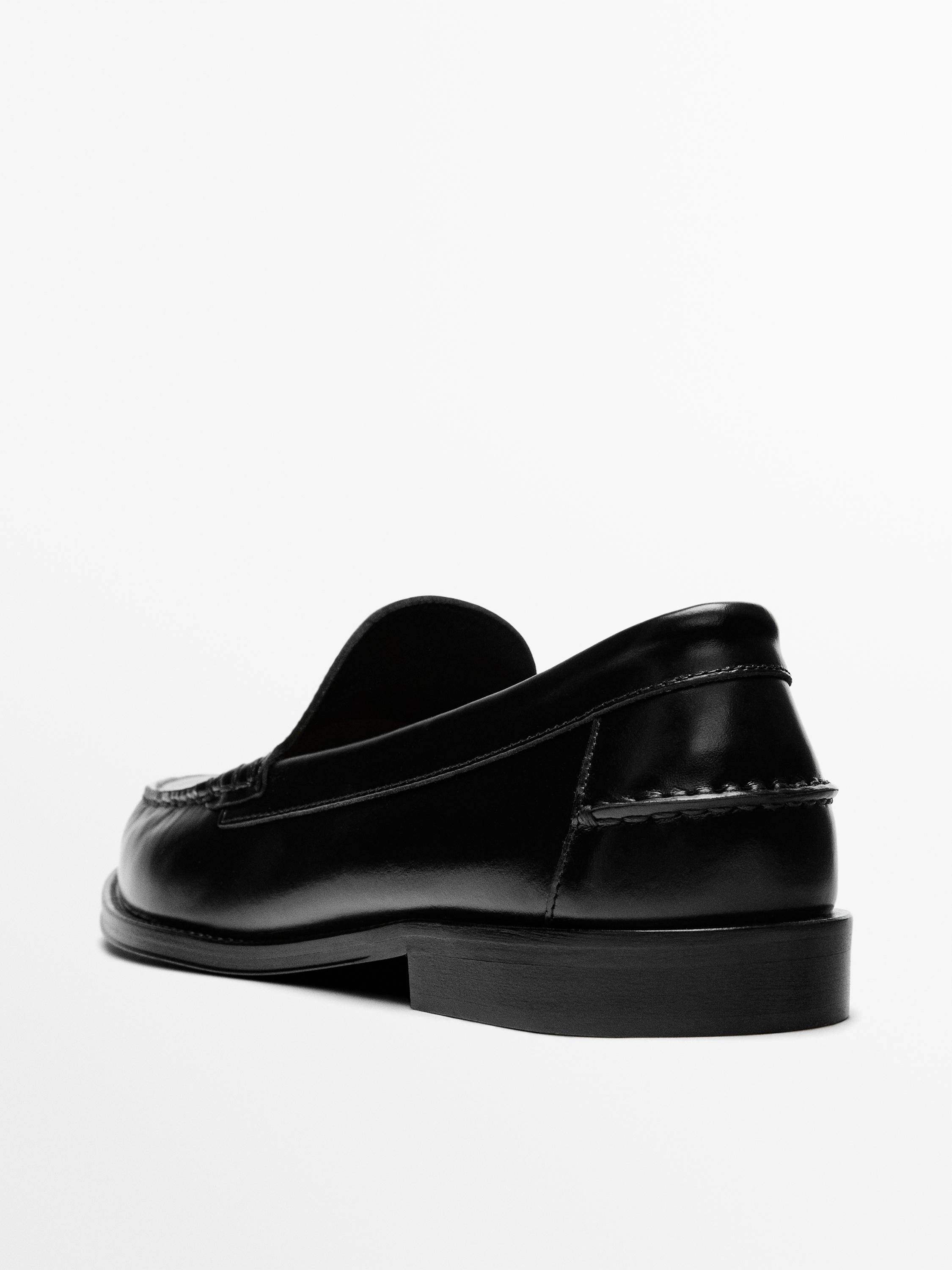 Mocassin en cuir antique